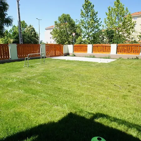 Apartament Garden *